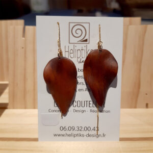 Modèle original, feuille de bouleau ondulée sur chaînette plaquée Or.