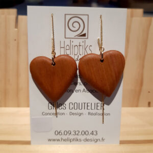 Modèle original, coeurs sculptés à la main sur chaînette plaquée Or.